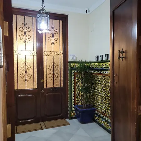 La Flamenka Проживання в сім'ї *