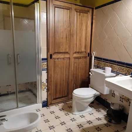 Проживання в сім'ї La Flamenka *